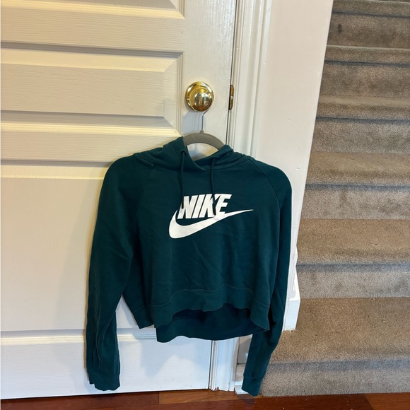 Nike Essentials Cropped Hoodie - Picture 2 of 3
